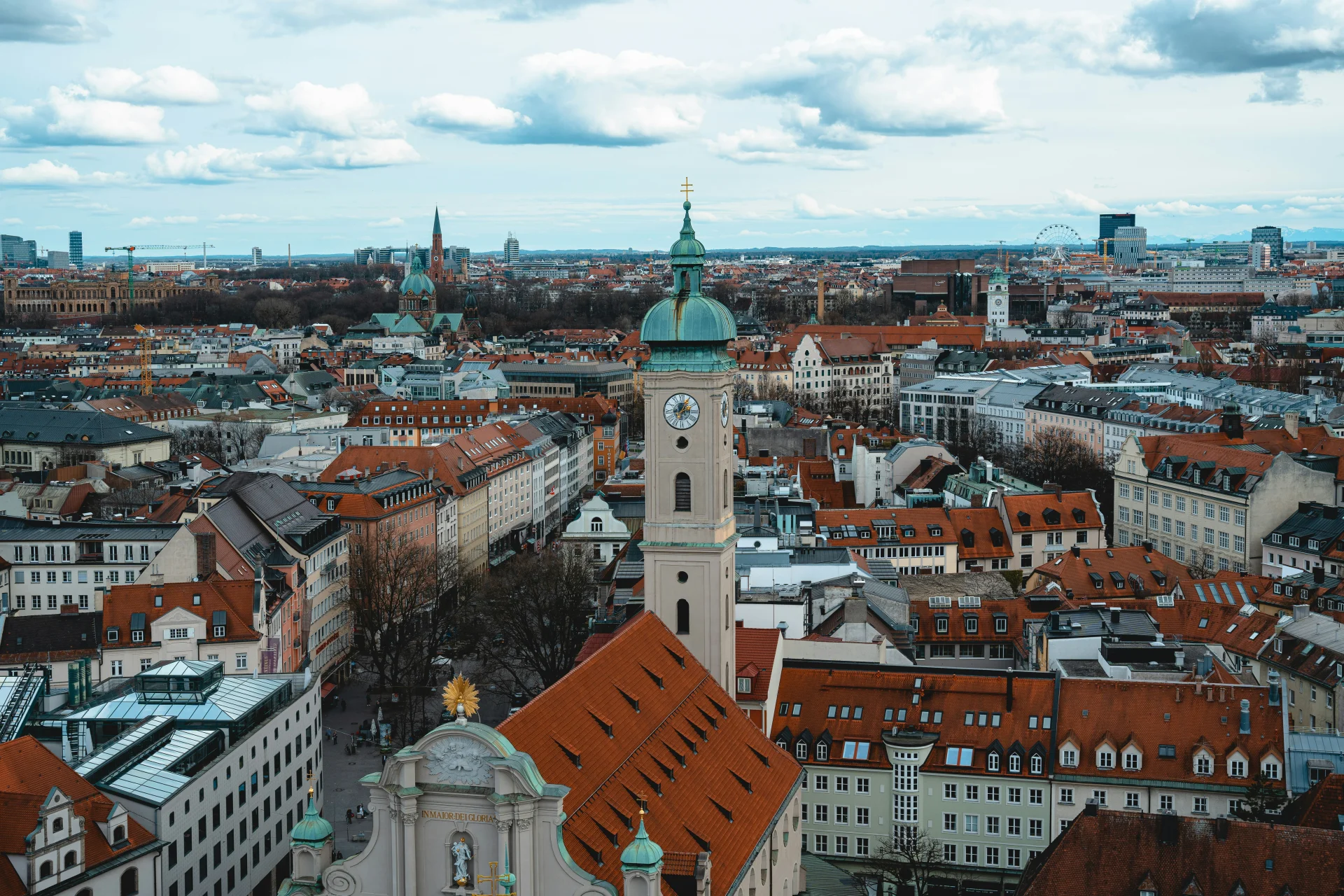 sean-zeng-F1Hh80k5CJQ-unsplash